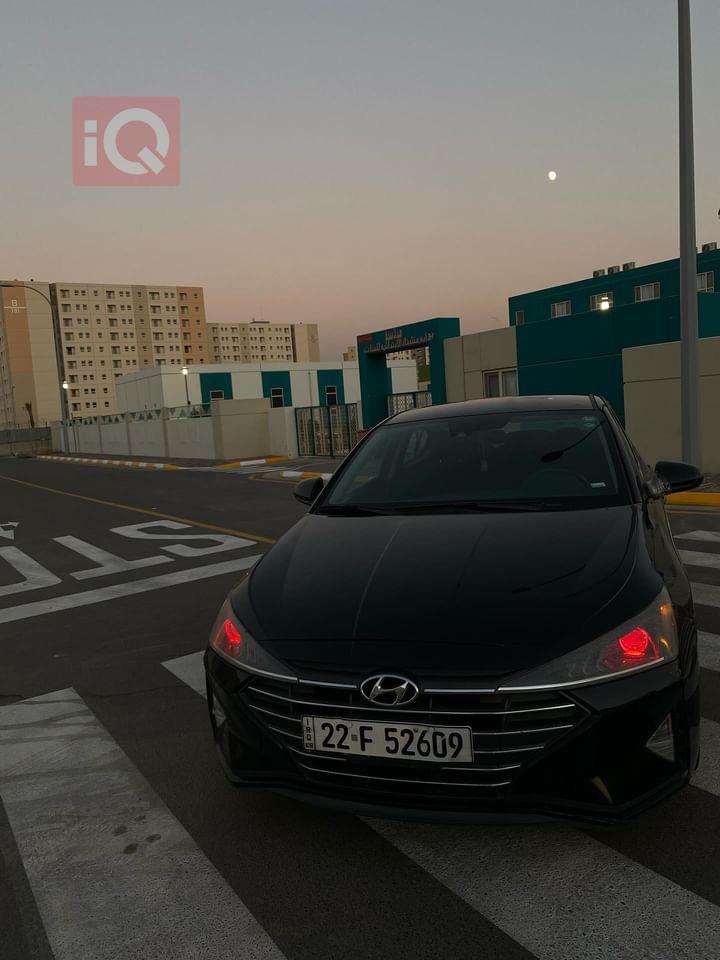 هیوندای ئەلەنترا